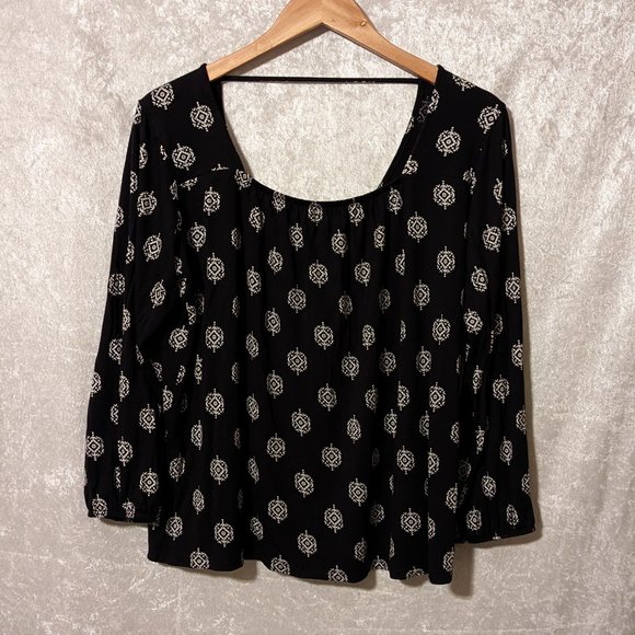 Old Navy Black with White Design Peasant Sleeve Blouse Size L - Picture 2 of 13